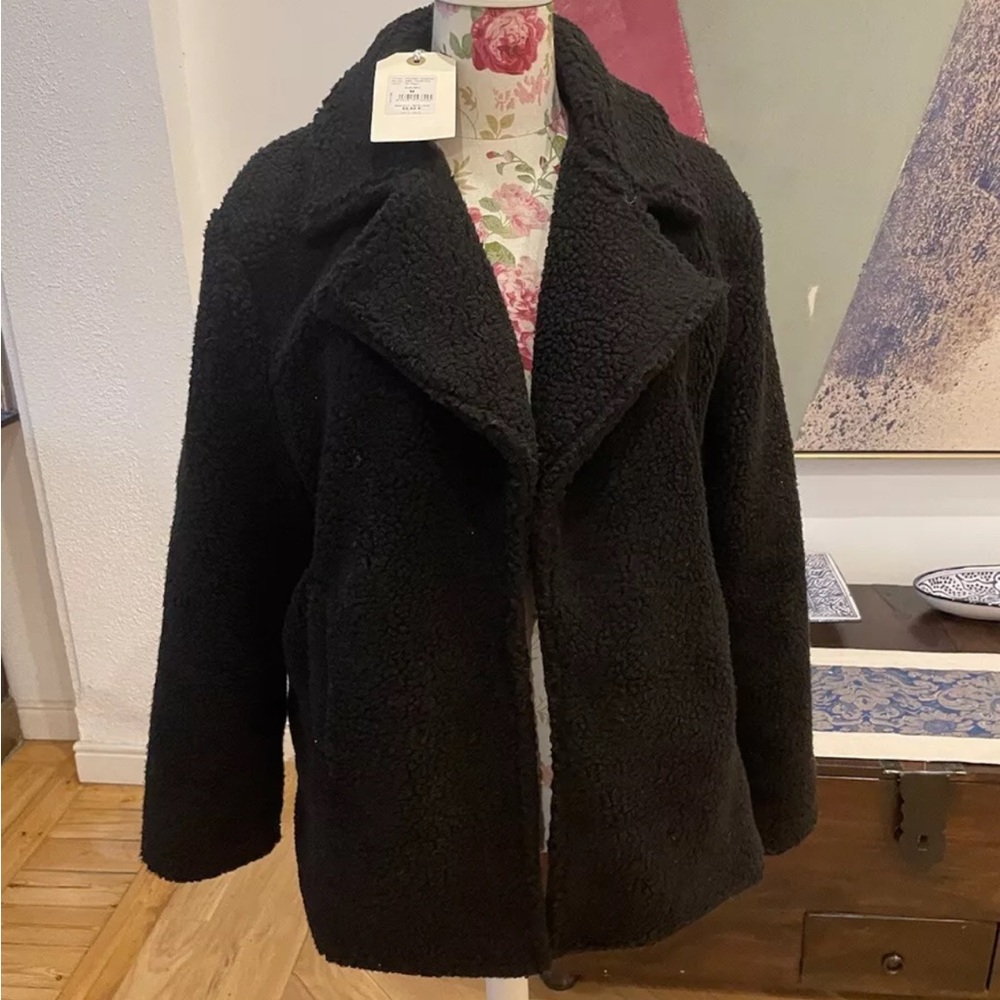 New with tags Naëlle fleece Sherpa black teddy bear women’s jacket M